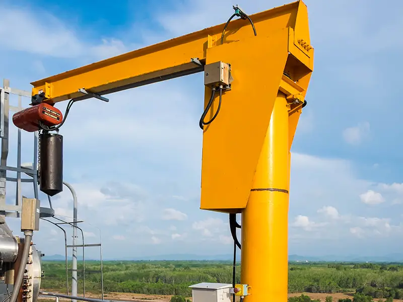 gru-a-bandiera-produzione-mezzi-di-sollevamento